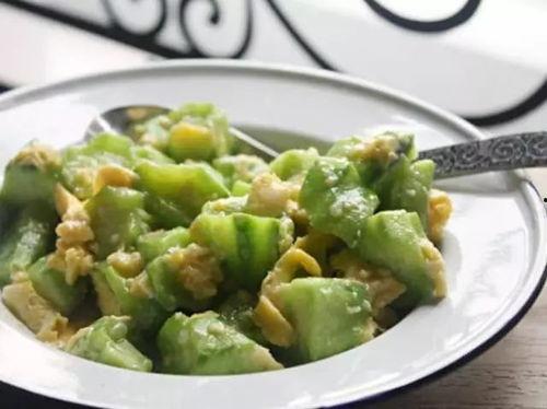 小水和三太吃瓜,小水和三太的瓜田奇遇记